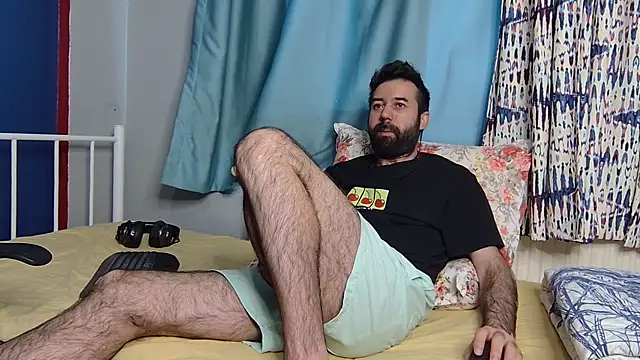 Snapshot of flydirty chatting on 12.03.25 flydirty online show from 12.03.25