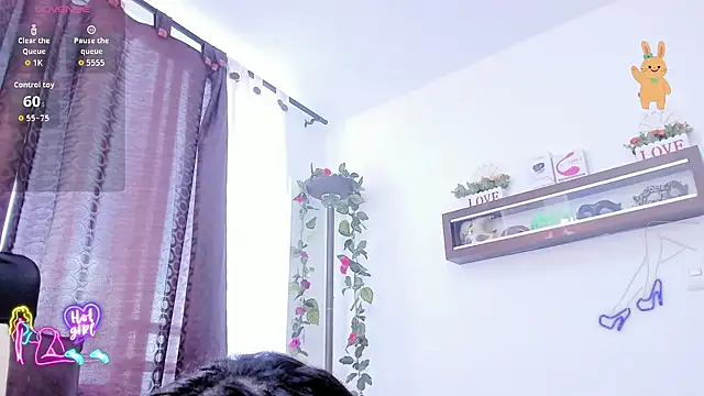 miaroberts69 online show from 04.18.26