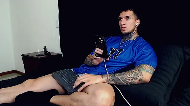 Snapshot of Shane_Clay chatting on 10.02.25 Shane Clay online show from 10.02.25