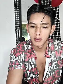 Snapshot of Hiroshi_Shen chatting on 10.13.25 Hiroshi Shen online show from 10.13.25