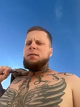 Snapshot of tattedpipeliner chatting on 11.03.25 tattedpipeliner online show from 11.03.25