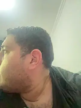 Snapshot of fanalistfinan chatting on 10.31.25 fanalistfinan online show from 10.31.25