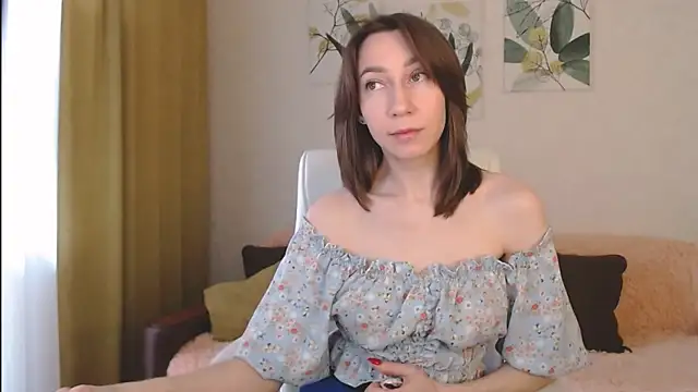 Snapshot of GoodGlamorGirl chatting on 02.12.25 GoodGlamorGirl online show from 02.12.25