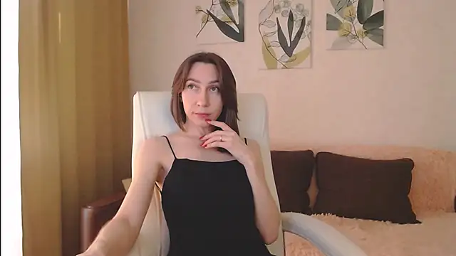 Snapshot of GoodGlamorGirl chatting on 02.24.25 GoodGlamorGirl online show from 02.24.25