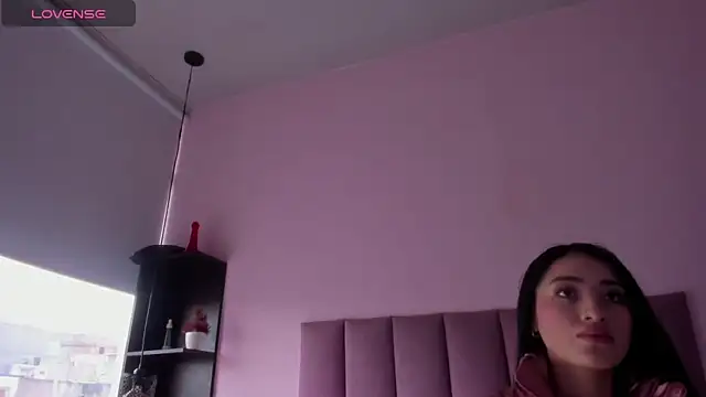 violet myerrs online show from 10.08.25