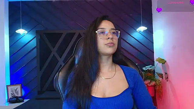 zoe martins  online show from 03.18.26