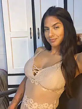 chicachocolate01 online show from 10.04.25