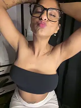 chicachocolate01 online show from 11.14.25