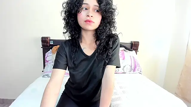 Snapshot of _hesttia chatting on 09.15.25  hesttia online show from 09.15.25