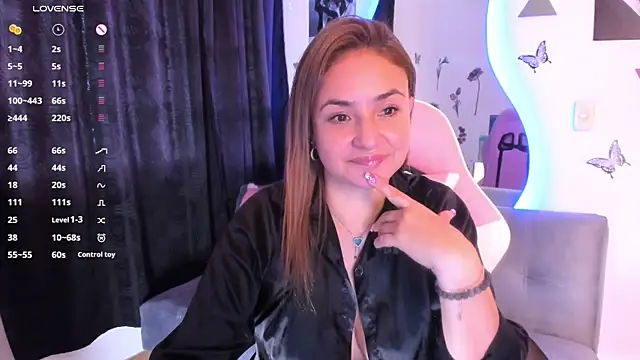 luciamature  online show from 11.10.25