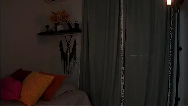 isabella-garcia- online show from 10.26.25