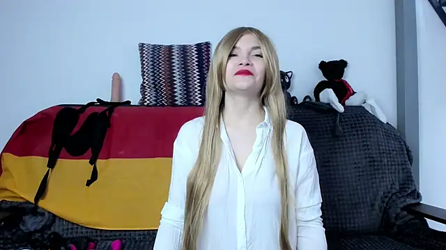 Katherine Twilight online show from 01.17.25