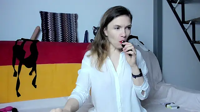 Katherine Twilight online show from 02.21.25