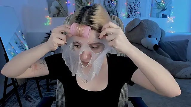 AuroraWrenfield online show from 04.14.26