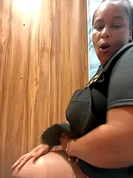 Snapshot of yummy0322 chatting on 09.10.25 yummy0322 online show from 09.10.25