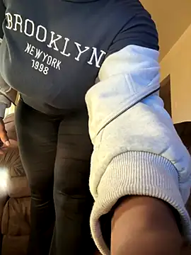 Snapshot of yummy0322 chatting on 10.03.25 yummy0322 online show from 10.03.25