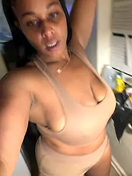 Snapshot of yummy0322 chatting on 10.19.25 yummy0322 online show from 10.19.25