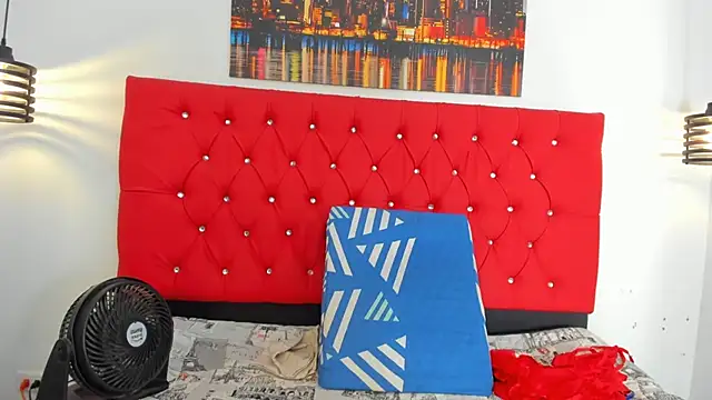 carolinacrus01 online show from 11.04.25