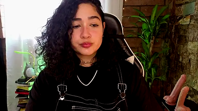 Snapshot of _kat_1995 chatting on 09.12.25 kat 1995 online show from 09.12.25