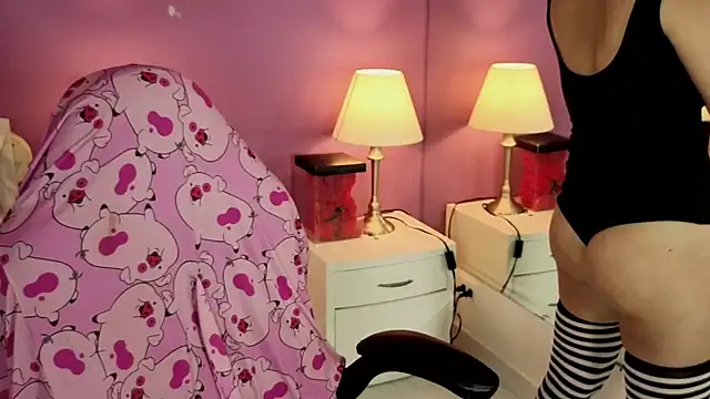 LiLLiAnderson online show from 10.16.25