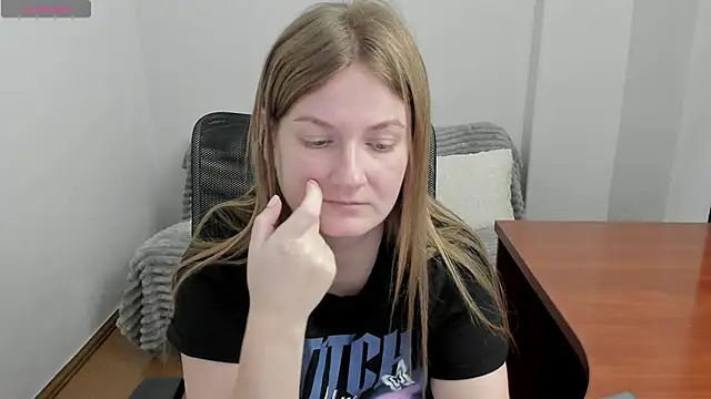 Snapshot of Alisha_Skyes chatting on 12.05.25 Alisha Skyes online show from 12.05.25