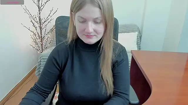 Snapshot of Alisha_Skyes chatting on 12.16.25 Alisha Skyes online show from 12.16.25