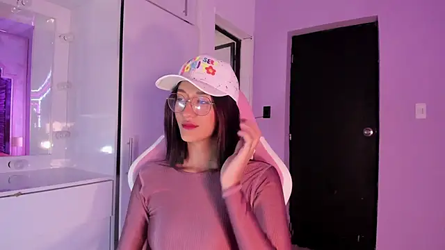 daphne courtis online show from 11.10.25