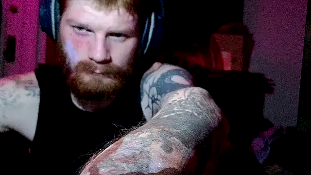 Snapshot of Magnetic127 chatting on 11.28.25 Magnetic127 online show from 11.28.25