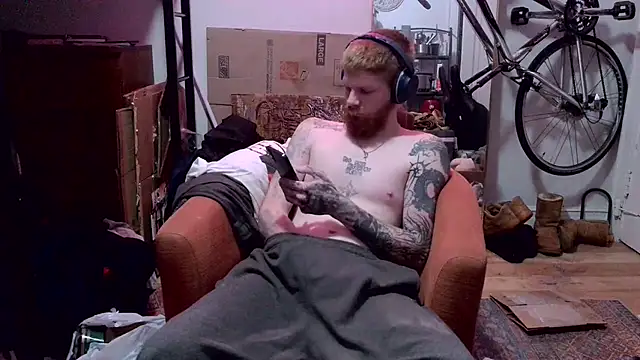 Snapshot of Magnetic127 chatting on 01.10.26 Magnetic127 online show from 01.10.26