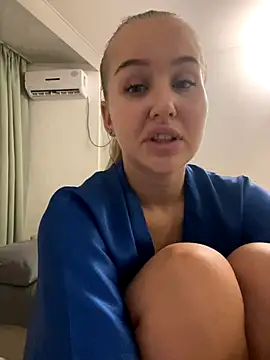 Snapshot of CandyVice chatting on 11.05.25 CandyVice online show from 11.05.25