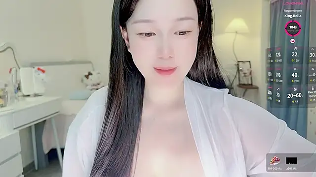 Snapshot of Bella_Ava chatting on 06.30.26 Bella Ava online show from 06.30.26