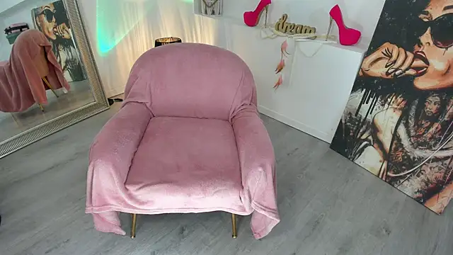 Arya Lexy online show from 10.31.25