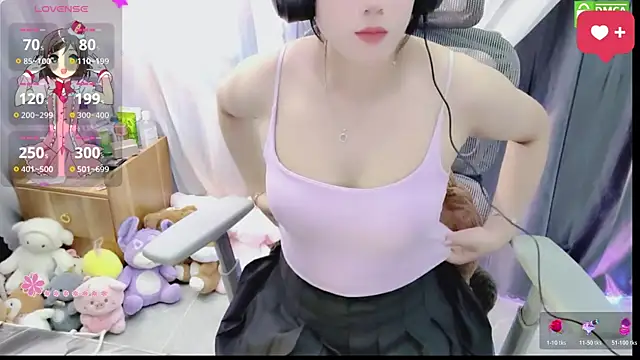 Snapshot of HanaYourlove chatting on 06.30.26 HanaYourlove online show from 06.30.26