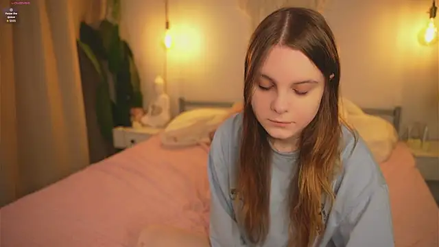 Lu  Lane online show from 12.05.25