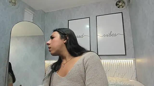 Ximenahott  online show from 11.30.25