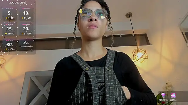 Hanna Cornee  online show from 11.29.25