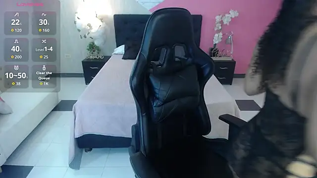 sophia brunette  online show from 10.13.25