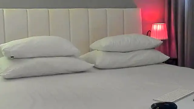 simonacavali online show from 04.20.26