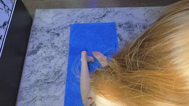 Candy Flosse online show from 10.29.25