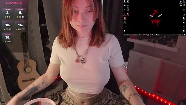 Snapshot of Melante chatting on 09.16.25 Melante online show from 09.16.25