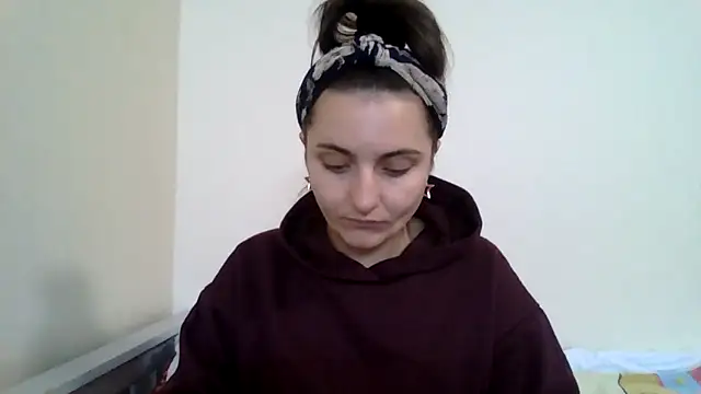 DInaraXRose online show from 10.13.25