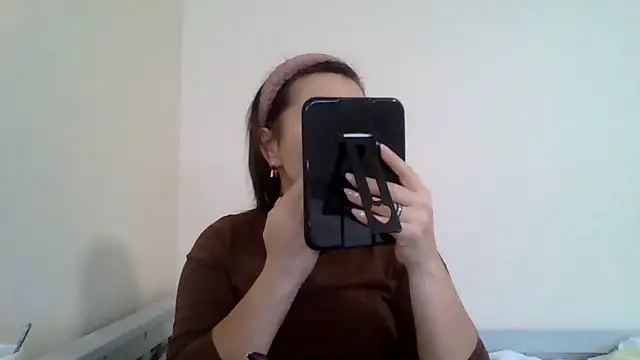 DInaraXRose online show from 10.21.25