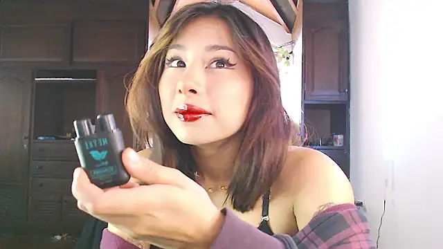 Shisuku Sophi online show from 09.21.25