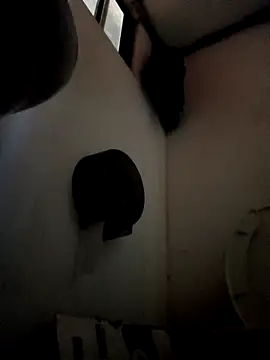 Snapshot of Secreto25 chatting on 10.20.25 Secreto25 online show from 10.20.25