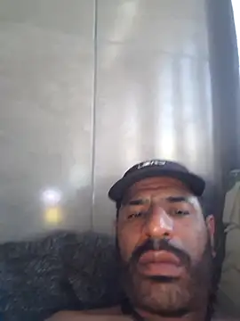 Snapshot of 23CM_versatil chatting on 09.22.25 23CM versatil online show from 09.22.25