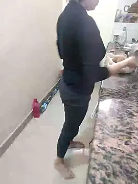 Snapshot of Pihu_Chopra chatting on 11.13.25 Pihu Chopra online show from 11.13.25