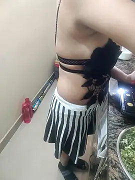 Snapshot of Pihu_Chopra chatting on 11.18.25 Pihu Chopra online show from 11.18.25