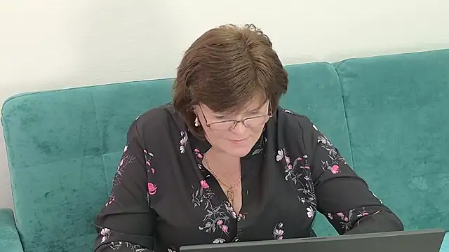 Sandra Sunrise online show from 10.21.25