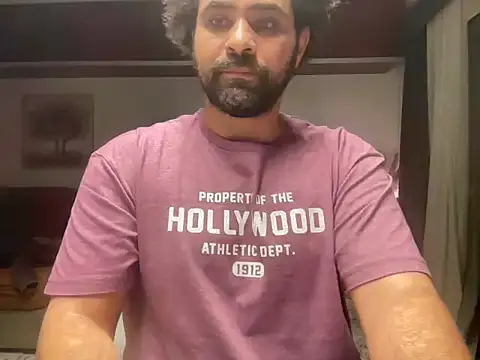 Snapshot of curiousxs chatting on 04.04.26 curiousxs online show from 04.04.26