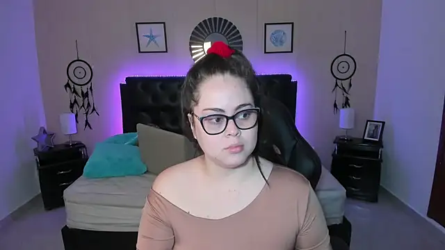 LolaVillalobos online show from 02.02.26